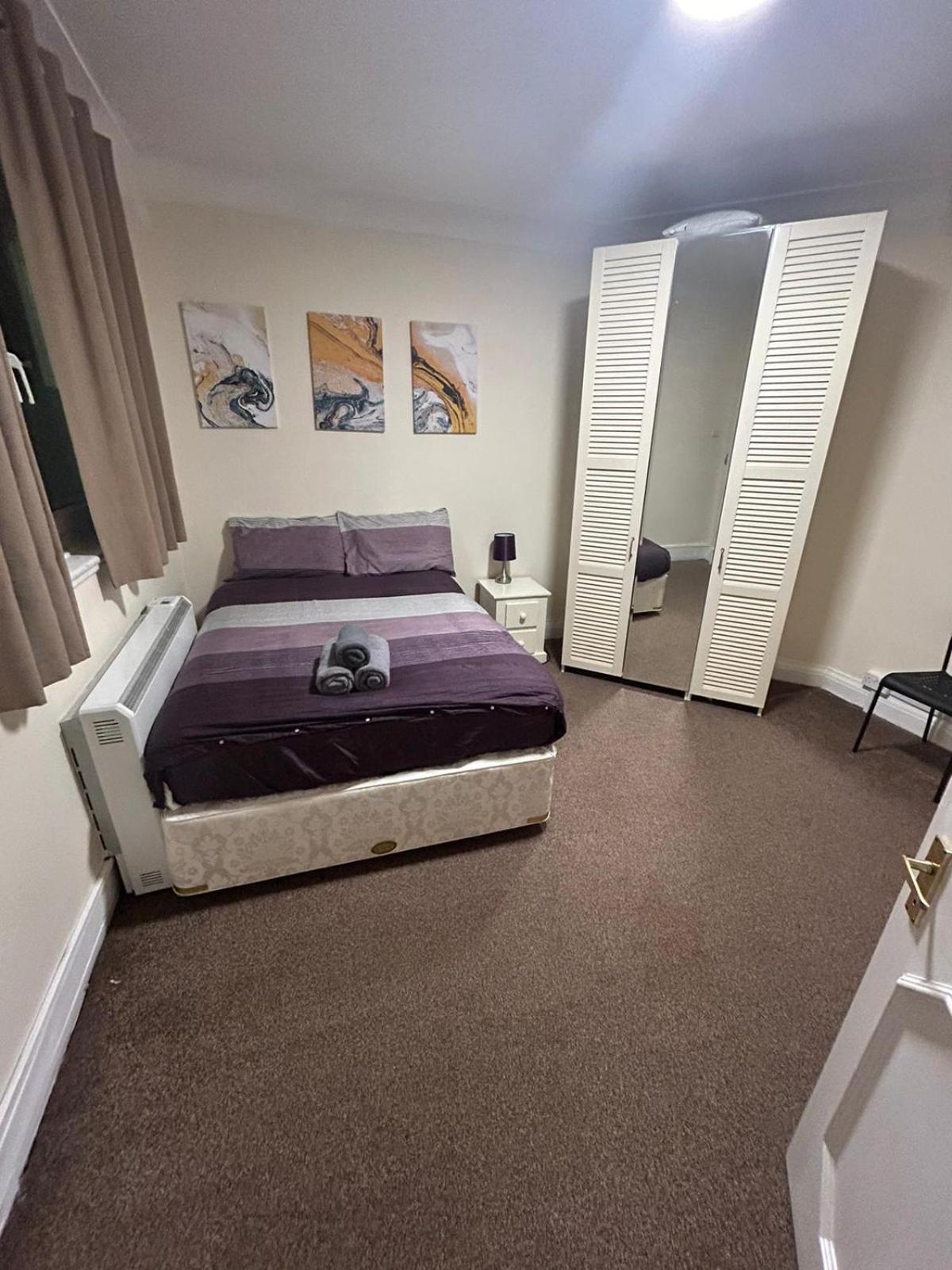 Finchley Holidays Whetstone Екстер'єр фото