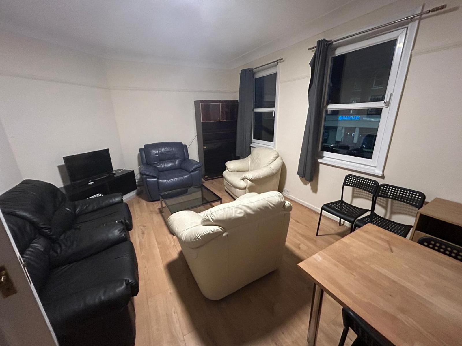 Finchley Holidays Whetstone Екстер'єр фото