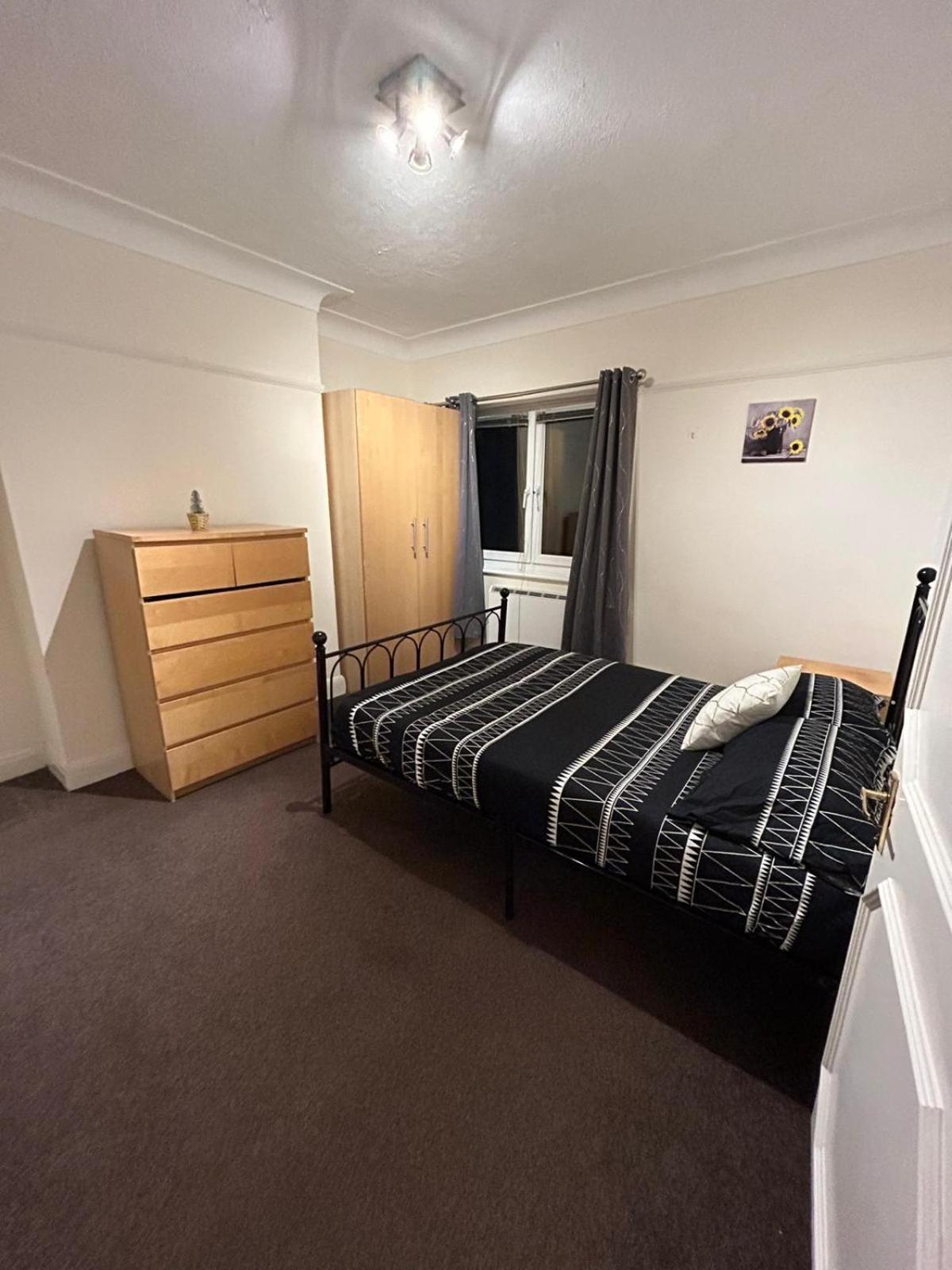 Finchley Holidays Whetstone Екстер'єр фото